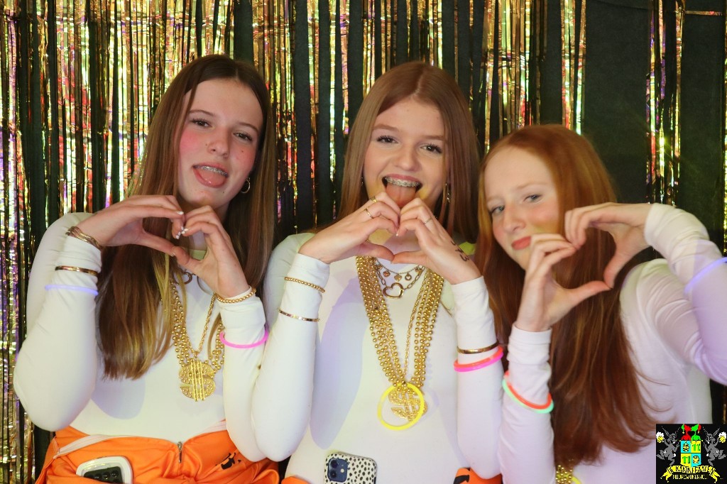 ../Images/Jeugd Opwarmbal Photobooth 092.jpg